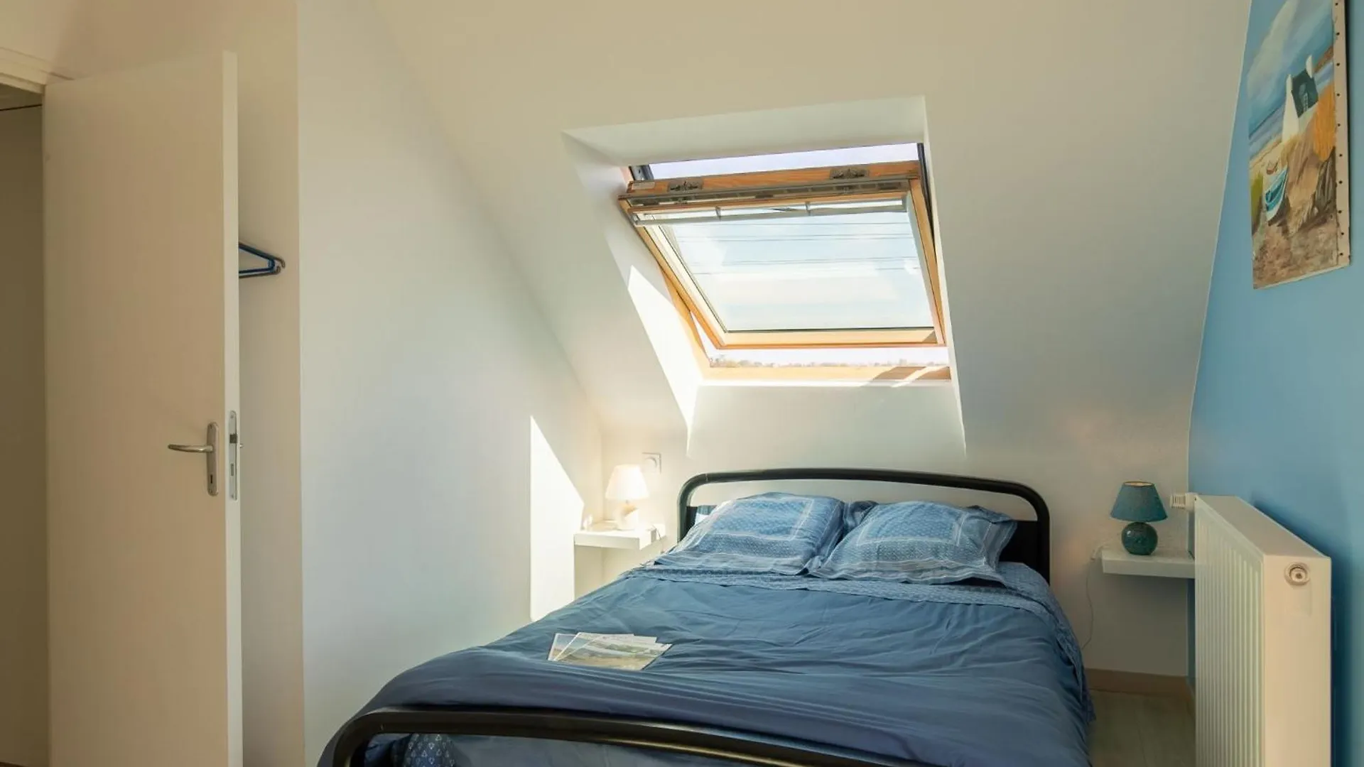 Holiday Home Tal ar Mor - PLC241 Plouescat 0*,  Francia