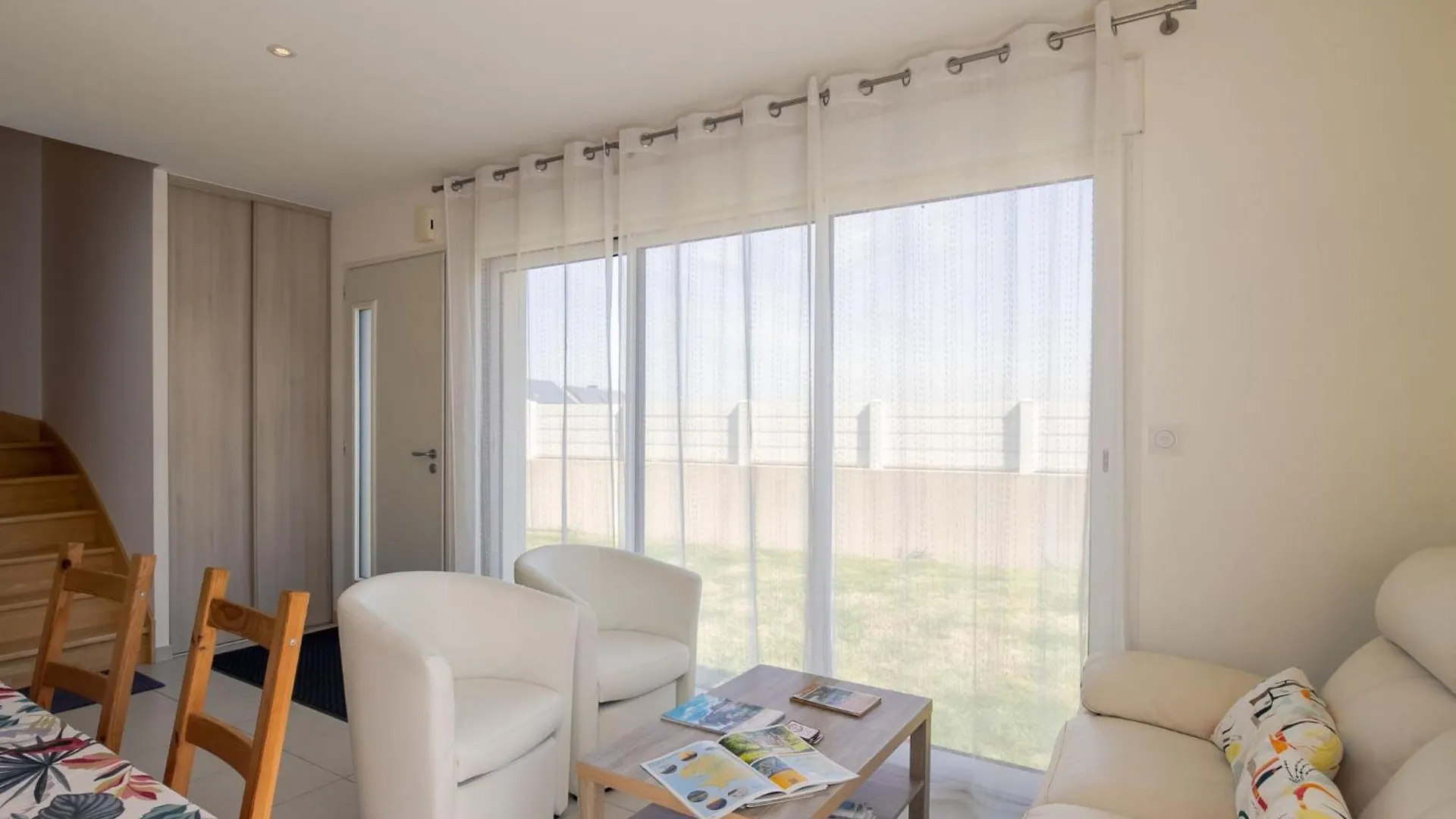 Holiday Home Tal ar Mor - PLC241 Plouescat